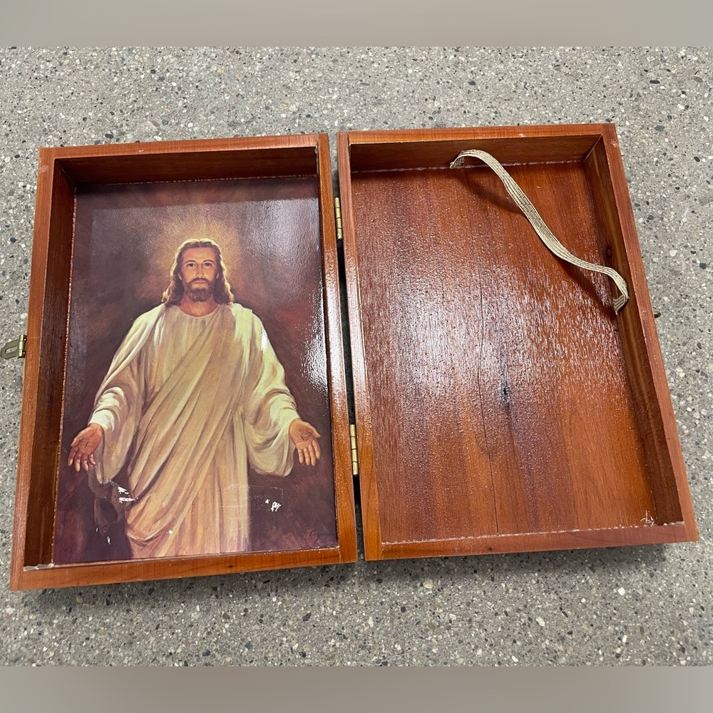 Vintage Holy Bible Brotherhood of Carpenters Union Made Wood Stash Trinket Box